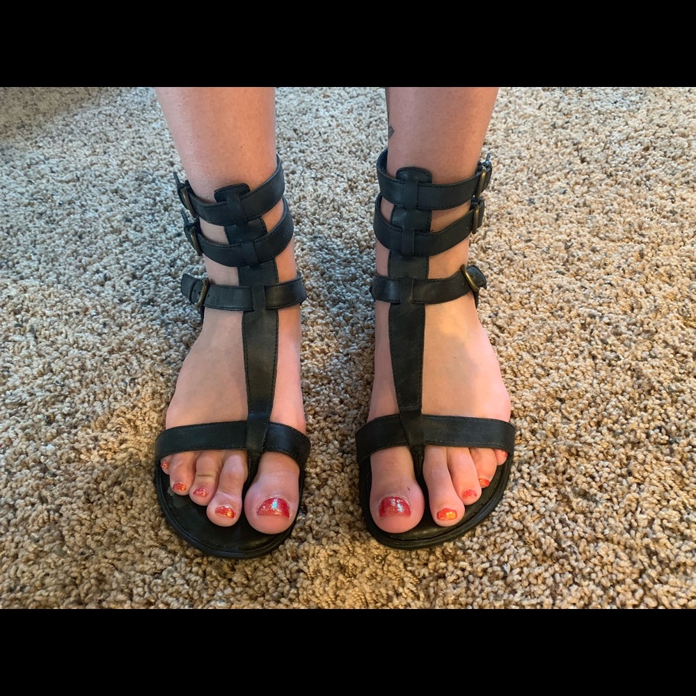 Born Brand Black Leather Sandals Sz 9!
